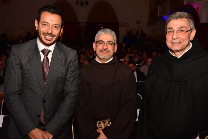 بالصور.. تكريم أعضاء لجنة تحكيم مهرجان المركز الكاثوليكي بحفل ختامه بالصور.. تكريم أعضاء لجنة تحكيم مهرجان المركز الكاثوليكي بحفل ختامه
