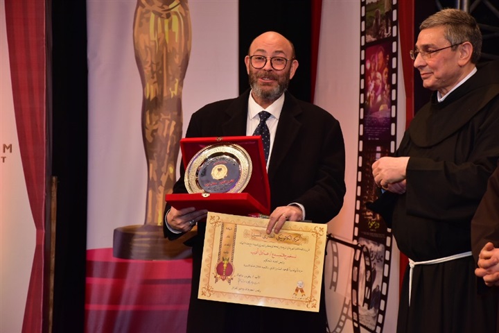 بالصور.. تكريم أعضاء لجنة تحكيم مهرجان المركز الكاثوليكي بحفل ختامه بالصور.. تكريم أعضاء لجنة تحكيم مهرجان المركز الكاثوليكي بحفل ختامه