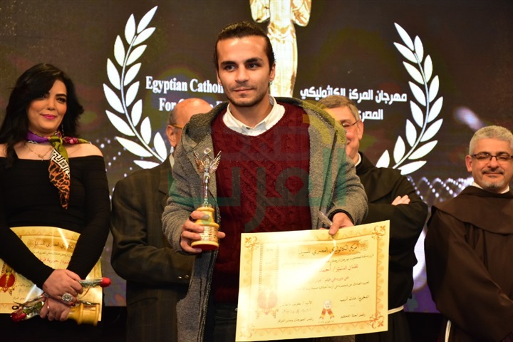 بالصور.. حورية فرغلى والفيشاوى وفيلم "يوم الدين" يحصدون جوائز الأفضل من المركز الكاثوليكى بالصور.. حورية فرغلى والفيشاوى وفيلم "يوم الدين" يحصدون جوائز الأفضل من المركز الكاثوليكى