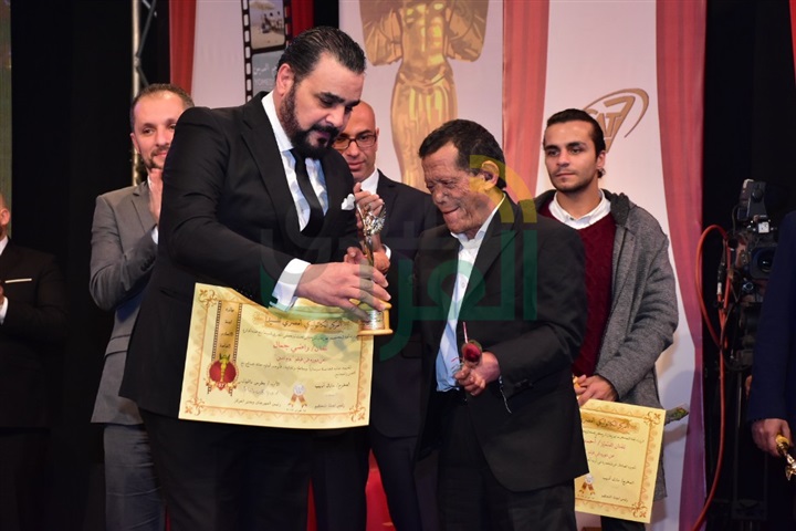 بالصور.. حورية فرغلى والفيشاوى وفيلم "يوم الدين" يحصدون جوائز الأفضل من المركز الكاثوليكى بالصور.. حورية فرغلى والفيشاوى وفيلم "يوم الدين" يحصدون جوائز الأفضل من المركز الكاثوليكى