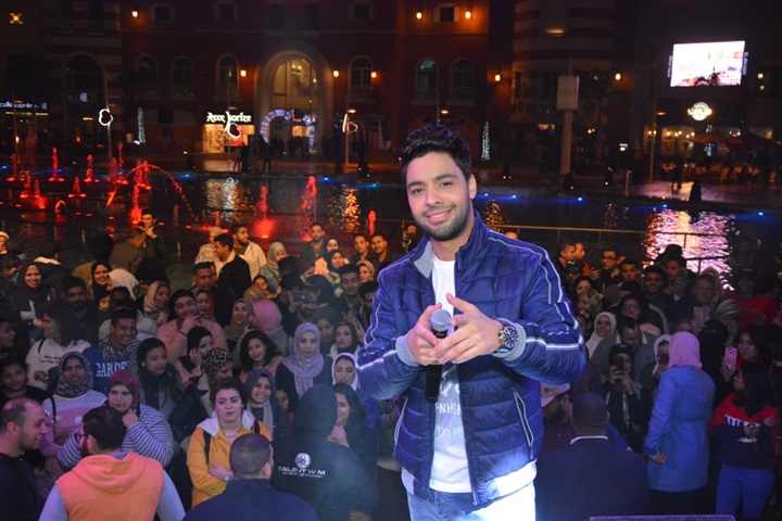 بالصور.. أحمد جمال يتألق بحفل عيد الحب في القاهرة الجديدة بالصور.. أحمد جمال يتألق بحفل عيد الحب في القاهرة الجديدة