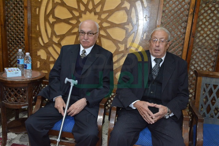 بالصور.. عزت العلايلي ومحمود حميدة ويحي الفخراني يشاركون عزاء مدير التصوير محسن نصر بالصور.. عزت العلايلي ومحمود حميدة ويحي الفخراني يشاركون عزاء مدير التصوير محسن نصر