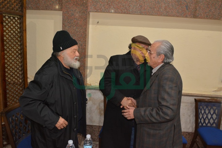 بالصور.. عزت العلايلي ومحمود حميدة ويحي الفخراني يشاركون عزاء مدير التصوير محسن نصر بالصور.. عزت العلايلي ومحمود حميدة ويحي الفخراني يشاركون عزاء مدير التصوير محسن نصر