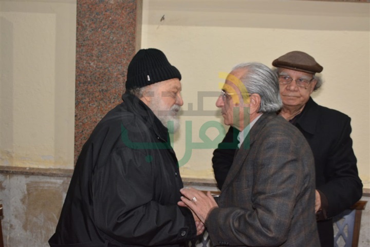 بالصور.. عزت العلايلي ومحمود حميدة ويحي الفخراني يشاركون عزاء مدير التصوير محسن نصر بالصور.. عزت العلايلي ومحمود حميدة ويحي الفخراني يشاركون عزاء مدير التصوير محسن نصر