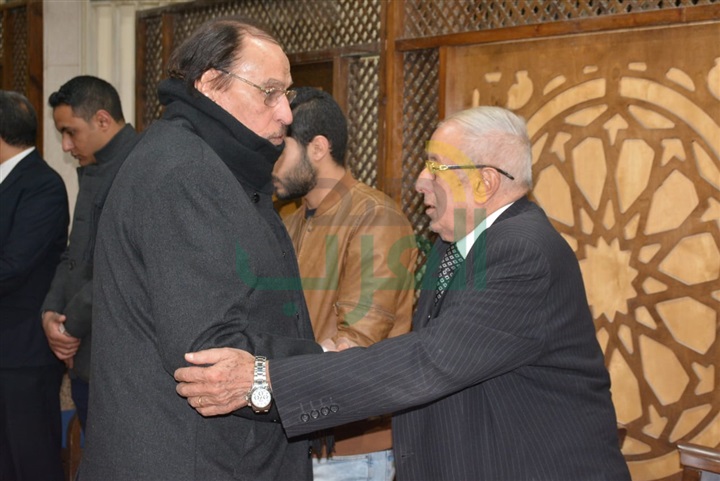 بالصور.. عزت العلايلي ومحمود حميدة ويحي الفخراني يشاركون عزاء مدير التصوير محسن نصر بالصور.. عزت العلايلي ومحمود حميدة ويحي الفخراني يشاركون عزاء مدير التصوير محسن نصر