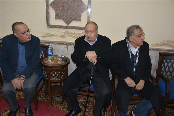بالصور.. عزت العلايلي ومحمود حميدة ويحي الفخراني يشاركون عزاء مدير التصوير محسن نصر بالصور.. عزت العلايلي ومحمود حميدة ويحي الفخراني يشاركون عزاء مدير التصوير محسن نصر