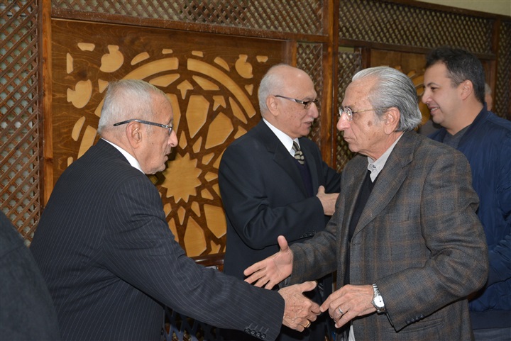 بالصور.. عزت العلايلي ومحمود حميدة ويحي الفخراني يشاركون عزاء مدير التصوير محسن نصر بالصور.. عزت العلايلي ومحمود حميدة ويحي الفخراني يشاركون عزاء مدير التصوير محسن نصر