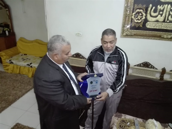 وفد "مستقبل وطن" يزور أسرة الشهيد البطل النقيب/أحمد عز الدين وفد "مستقبل وطن" يزور أسرة الشهيد البطل النقيب/أحمد عز الدين
