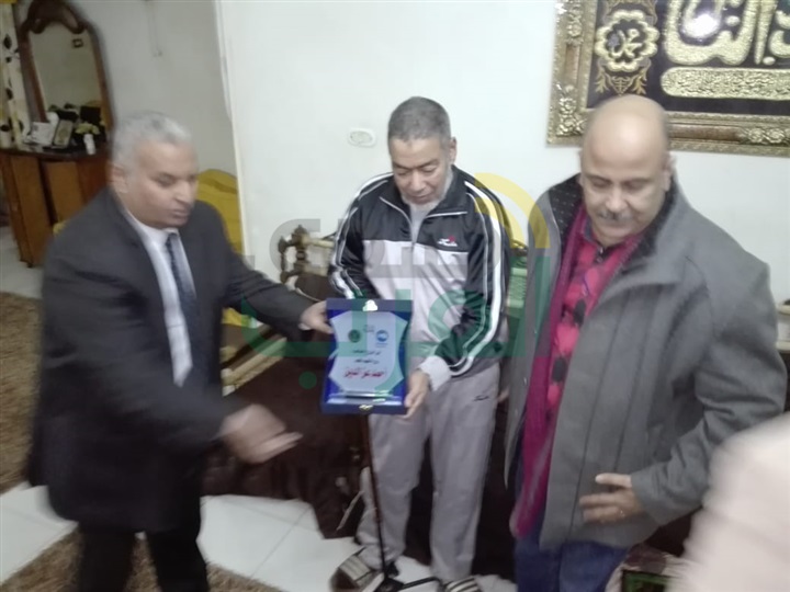 وفد "مستقبل وطن" يزور أسرة الشهيد البطل النقيب/أحمد عز الدين وفد "مستقبل وطن" يزور أسرة الشهيد البطل النقيب/أحمد عز الدين