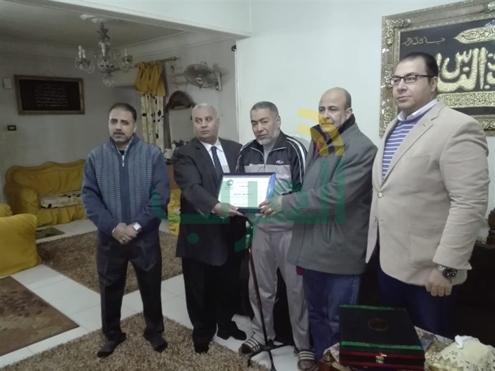 وفد "مستقبل وطن" يزور أسرة الشهيد البطل النقيب/أحمد عز الدين وفد "مستقبل وطن" يزور أسرة الشهيد البطل النقيب/أحمد عز الدين