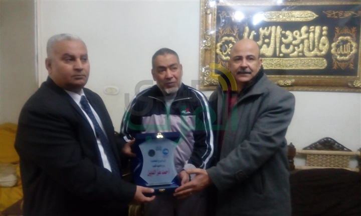 وفد "مستقبل وطن" يزور أسرة الشهيد البطل النقيب/أحمد عز الدين وفد "مستقبل وطن" يزور أسرة الشهيد البطل النقيب/أحمد عز الدين