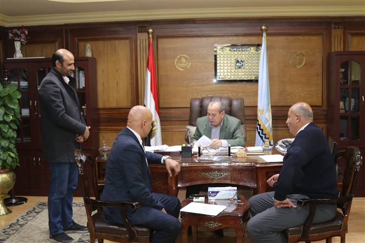 بالصور.. محافظ كفر الشيخ يعتمد 24 محضر تقنين أراضي املاك الدولة