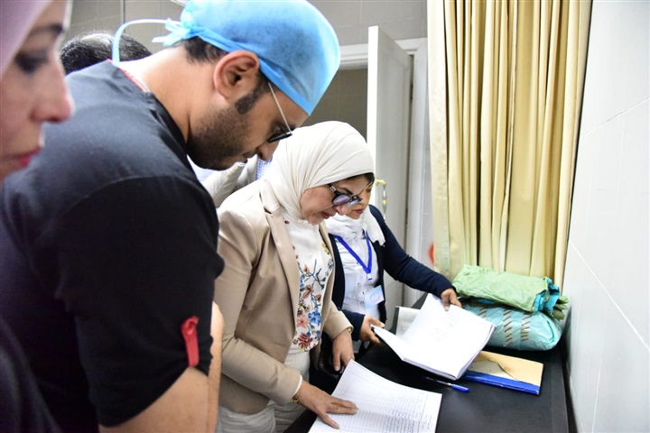 وزيرة الصحة تتفقد عددا من المنشآت الطبية بمحافظة قنا