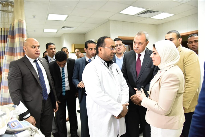 وزيرة الصحة تتفقد عددا من المنشآت الطبية بمحافظة قنا