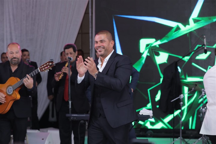 بالصور..عمرو دياب يحيي فرح الفائزين بمسابقة فودافون بالصور..عمرو دياب يحيي فرح الفائزين بمسابقة فودافون