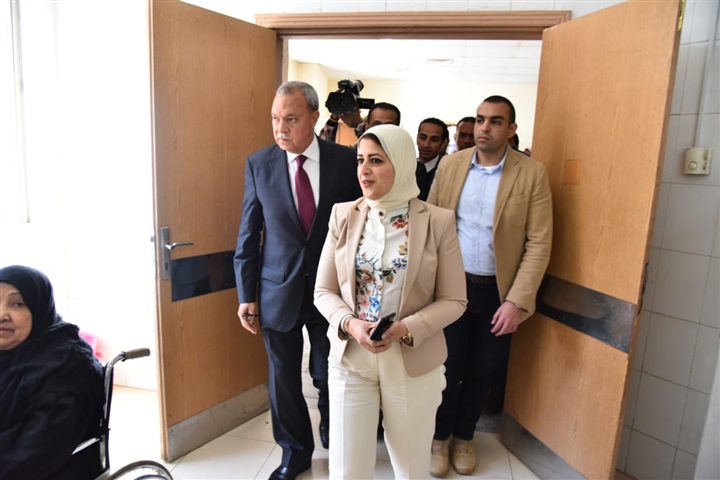 وزيرة الصحة تتفقد عددا من المنشآت الطبية بمحافظة قنا