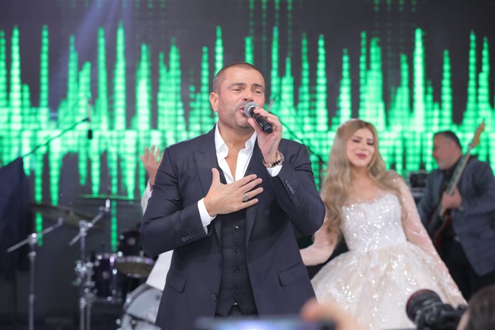 بالصور..عمرو دياب يحيي فرح الفائزين بمسابقة فودافون بالصور..عمرو دياب يحيي فرح الفائزين بمسابقة فودافون