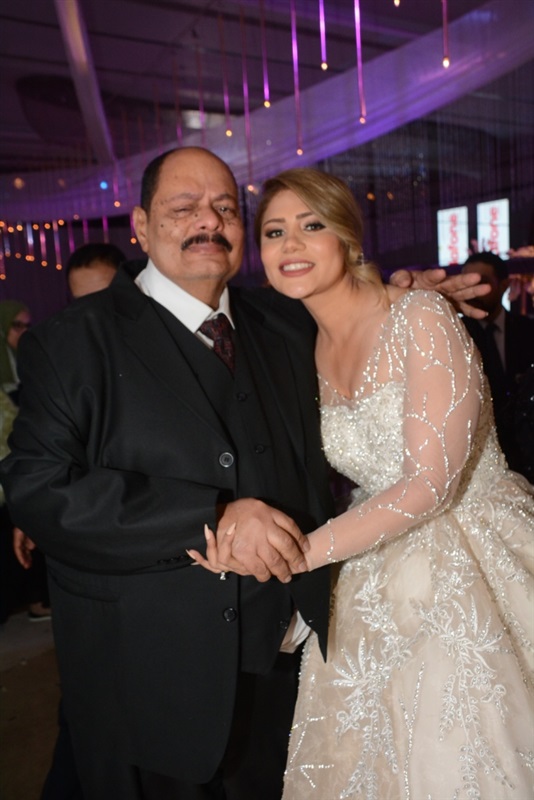 بالصور..عمرو دياب يحيي فرح الفائزين بمسابقة فودافون بالصور..عمرو دياب يحيي فرح الفائزين بمسابقة فودافون