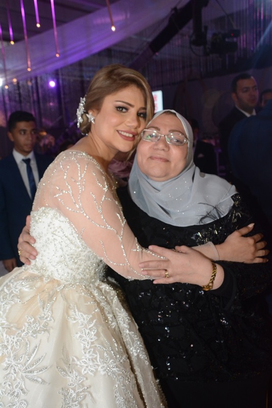 بالصور..عمرو دياب يحيي فرح الفائزين بمسابقة فودافون بالصور..عمرو دياب يحيي فرح الفائزين بمسابقة فودافون