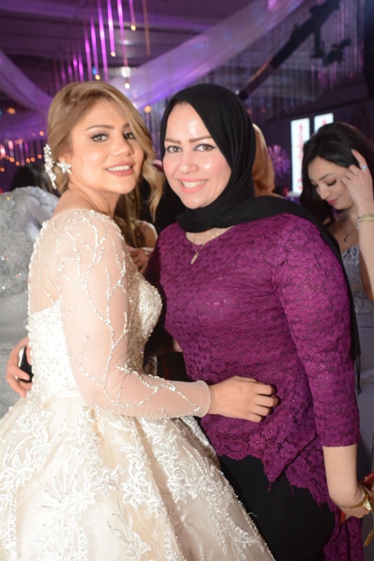 بالصور..عمرو دياب يحيي فرح الفائزين بمسابقة فودافون بالصور..عمرو دياب يحيي فرح الفائزين بمسابقة فودافون