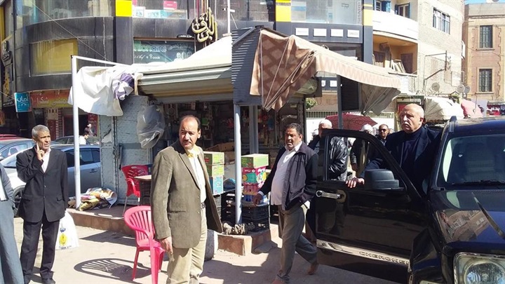 بالصور.. سكرتير عام كفر الشيخ يوجه بإخلاء الشوارع من الباعة الجائلين 
