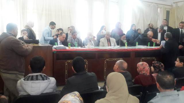 رئيس مركز ومدينة فاقوس يكرم أوائل طلبة الشهادة الإعدادية