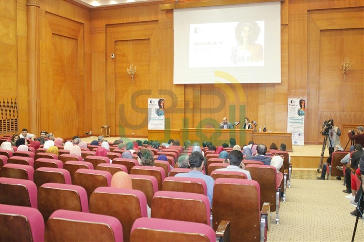 منة شلبي: أتمني أن تمنح الدولة جوائزها التقديرية للشباب منة شلبي: أتمني أن تمنح الدولة جوائزها التقديرية للشباب