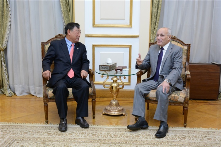 "العصار" ورئيس "KEDA EGYPT" يبحثان سبل التعاون المشترك "العصار" ورئيس "KEDA EGYPT" يبحثان سبل التعاون المشترك