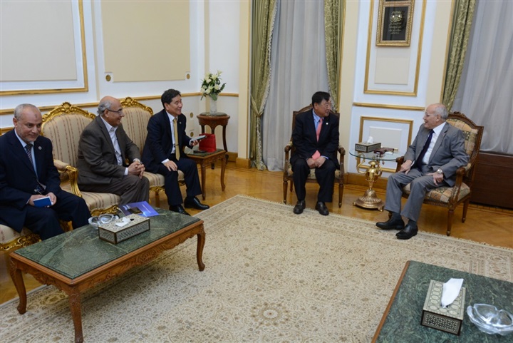 "العصار" ورئيس "KEDA EGYPT" يبحثان سبل التعاون المشترك "العصار" ورئيس "KEDA EGYPT" يبحثان سبل التعاون المشترك