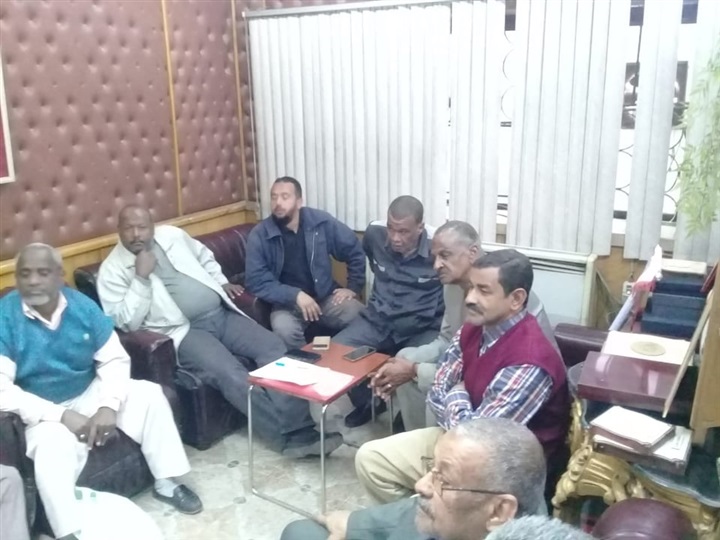 "نقيب المعلمين" يجتمع بأعضاء النقابة الفرعية بأسوان