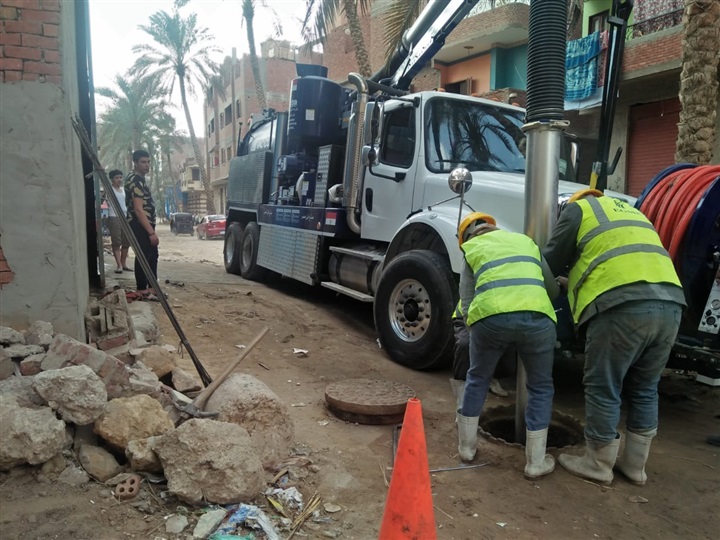 بالصور.. حملة لتطهير شبكات الصرف الصحى بالقاهرة