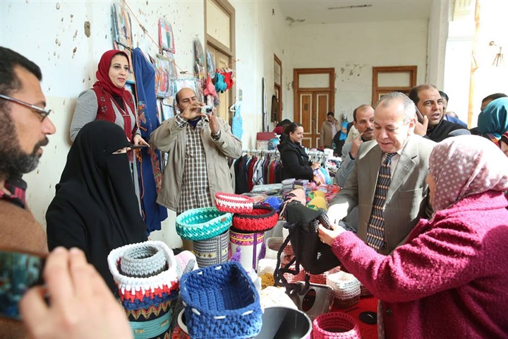 بالصور.. محافظ كفر الشيخ يفتتح معرض "قرية منتجة"  