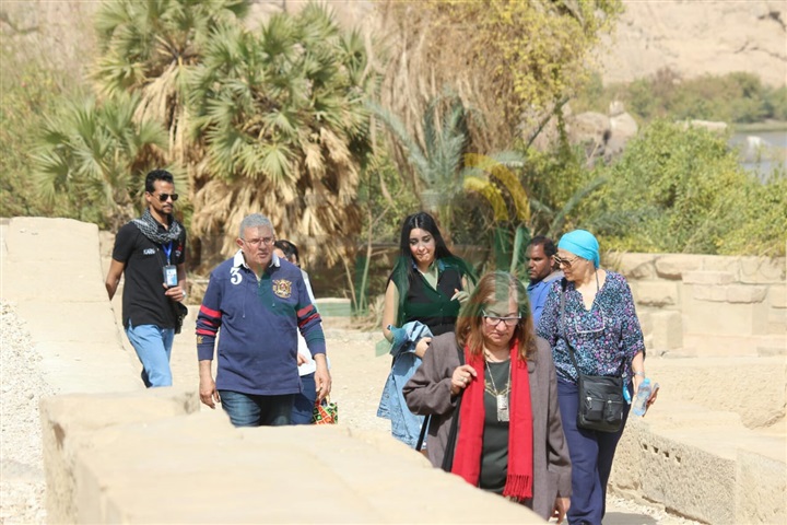 بالصور.. جولة سياحية لـ "أحمد مجدي" و"جيهان خليل" في أسوان
