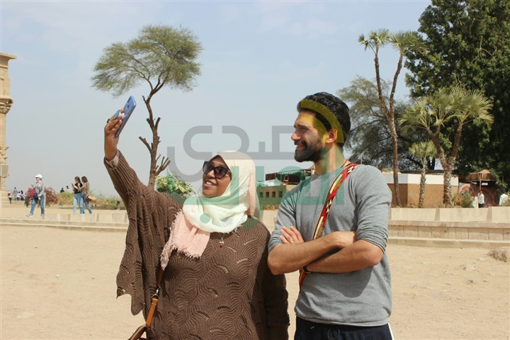 بالصور.. جولة سياحية لـ "أحمد مجدي" و"جيهان خليل" في أسوان بالصور.. جولة سياحية لـ "أحمد مجدي" و"جيهان خليل" في أسوان