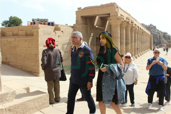 بالصور.. جولة سياحية لـ "أحمد مجدي" و"جيهان خليل" في أسوان بالصور.. جولة سياحية لـ "أحمد مجدي" و"جيهان خليل" في أسوان