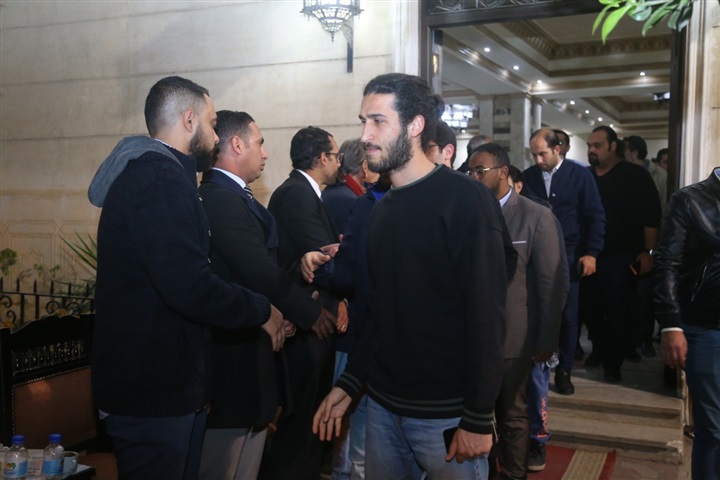 عزاء مصطفي الشامي بحضور أشرف زكي