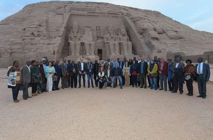 وزيرا الاثار والسياحه يحتفلا بتعامد الشمس علي وجه رمسيس الثاني بمعبد ابوسمبل