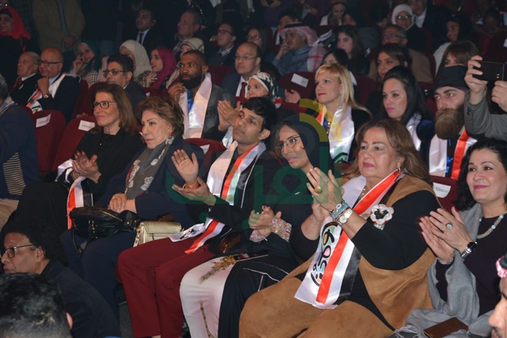 بالصور.. سميحة ايوب ومحمود قابيل يشاركان حفل ختام ملتقي اولادنا. بالصور.. سميحة ايوب ومحمود قابيل يشاركان حفل ختام ملتقي اولادنا.