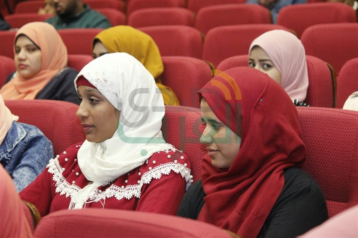 منة شلبي: أتمني أن تمنح الدولة جوائزها التقديرية للشباب منة شلبي: أتمني أن تمنح الدولة جوائزها التقديرية للشباب