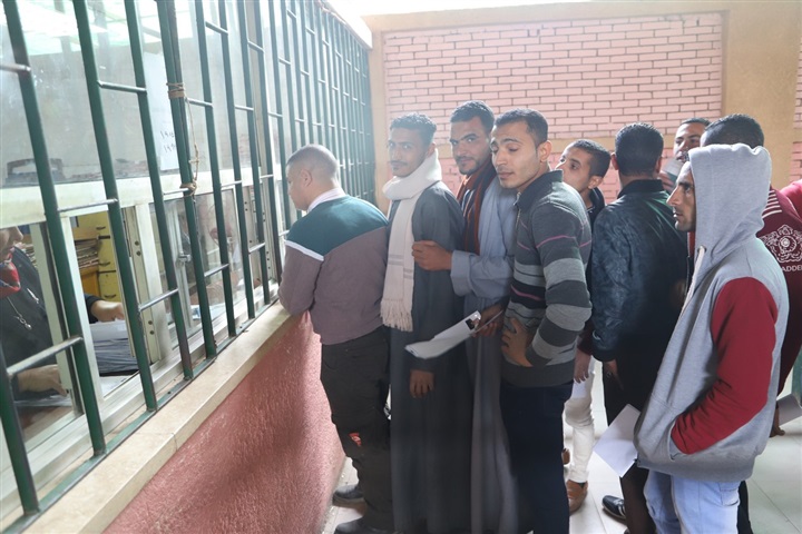 1185 عاملًا تقدمو للعمل بدول الخليج