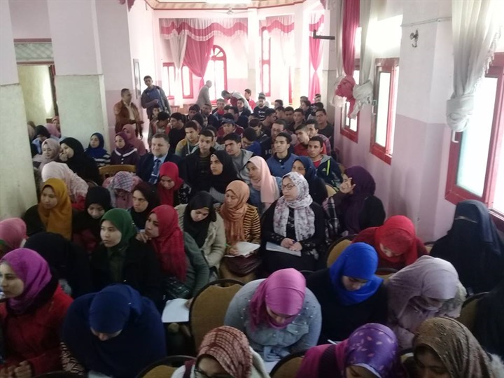 أولياء أمور طلاب الثانوية العامة بكفر الشيخ يطالبون استمرار القوافل التعليمية