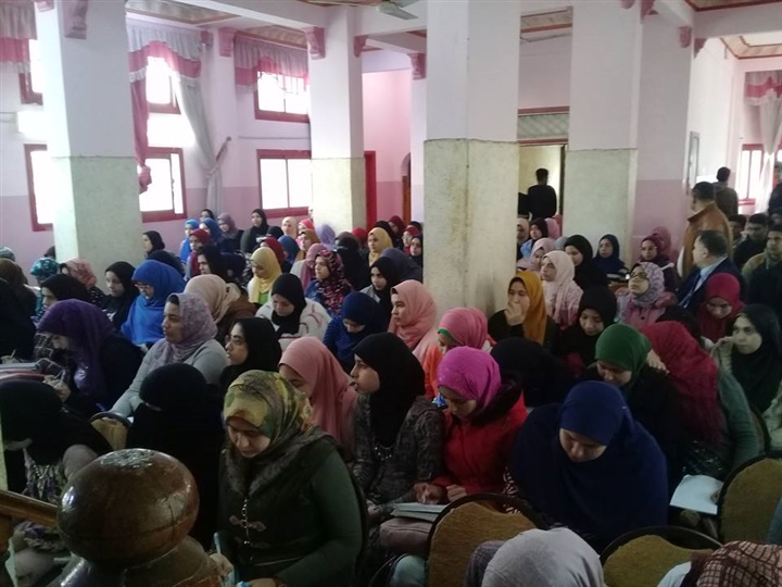 أولياء أمور طلاب الثانوية العامة بكفر الشيخ يطالبون استمرار القوافل التعليمية