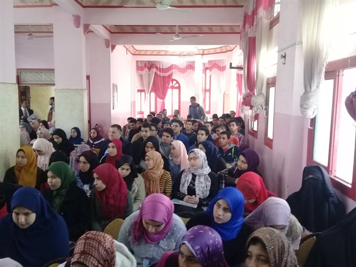 أولياء أمور طلاب الثانوية العامة بكفر الشيخ يطالبون استمرار القوافل التعليمية