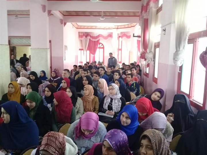 أولياء أمور طلاب الثانوية العامة بكفر الشيخ يطالبون استمرار القوافل التعليمية