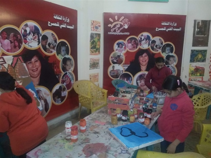 عروض مسرحية وورش رسم لفرقة "الشمس" بمعرض زايد للكتاب عروض مسرحية وورش رسم لفرقة "الشمس" بمعرض زايد للكتاب