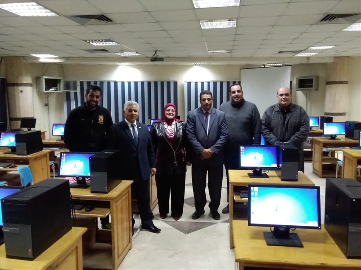 بالصور.. وكيل تعليم كفر الشيخ تتفقد قاعتي امتحانات مرشحي وظائف المعلمين المؤقتين