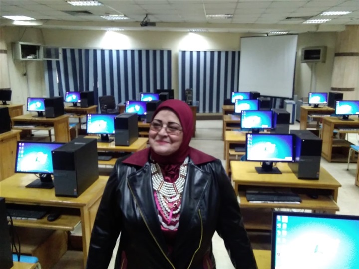 بالصور.. وكيل تعليم كفر الشيخ تتفقد قاعتي امتحانات مرشحي وظائف المعلمين المؤقتين