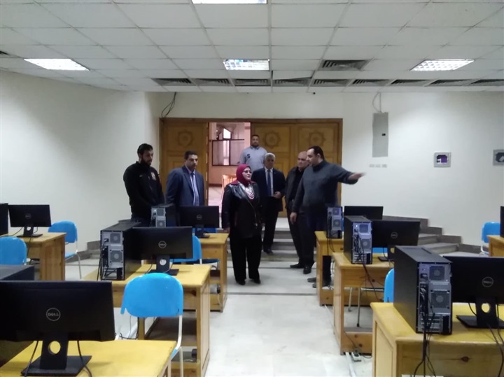 بالصور.. وكيل تعليم كفر الشيخ تتفقد قاعتي امتحانات مرشحي وظائف المعلمين المؤقتين