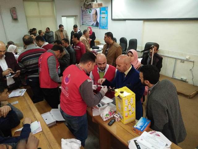 وكيل وزارة الصحة بالشرقية يتابع فعاليات اليوم الثانى لحملة 100 مليون صحة 