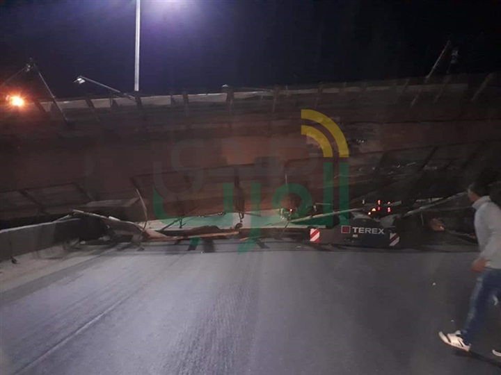 بالصور.. إنهيار كوبرى إثر اصطادم سيارة نقل به فى طوخ 